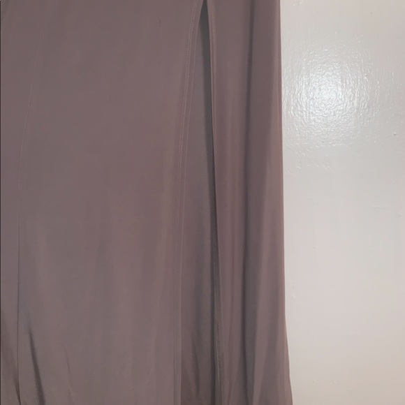 Sexy, Long, Taupe colored Dress with a slit! - Picture 4 of 5
